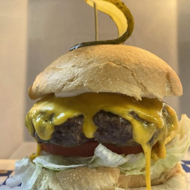 Cheese Burger.