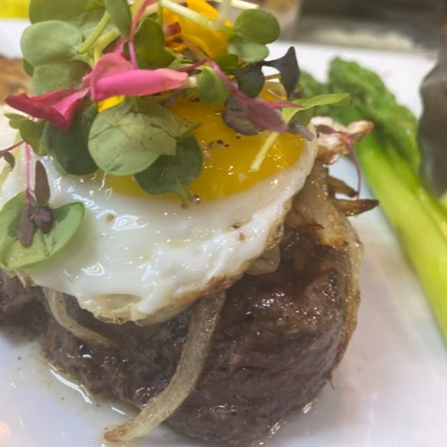 Spiegelei Filet Mignon.